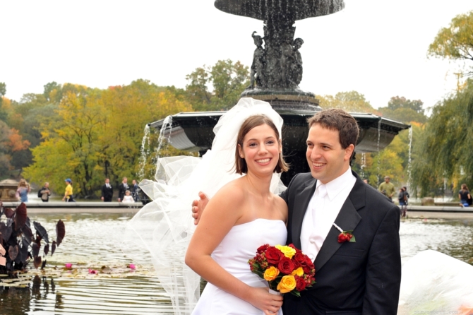 Bridal Portrait in front of the fountain by: Steve Worth